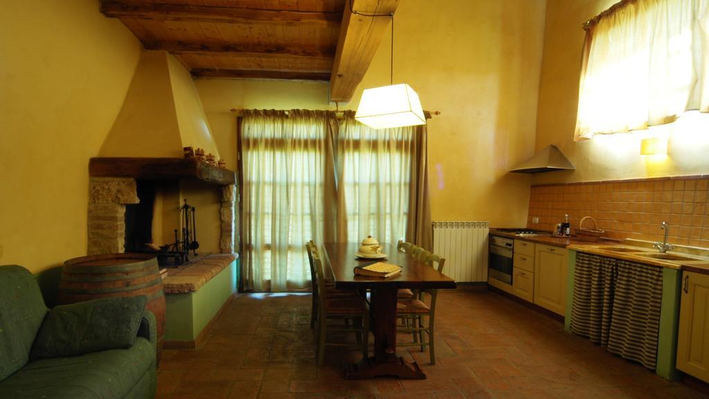 Agriturismo Podere La Marronaia San Gimignano Habitación foto